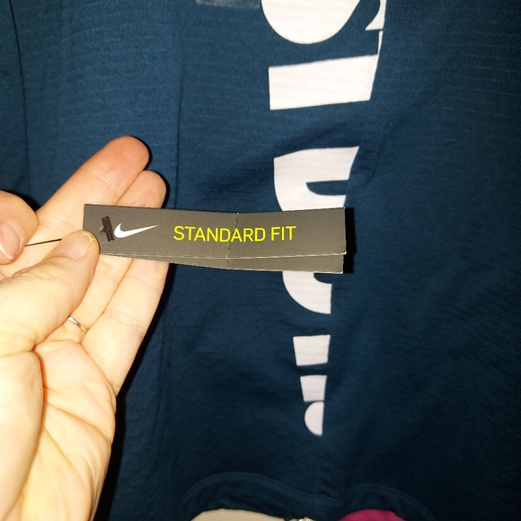 NWT Nike Dry Fit Long Sleeve Reflective Top - Picture 10 of 11